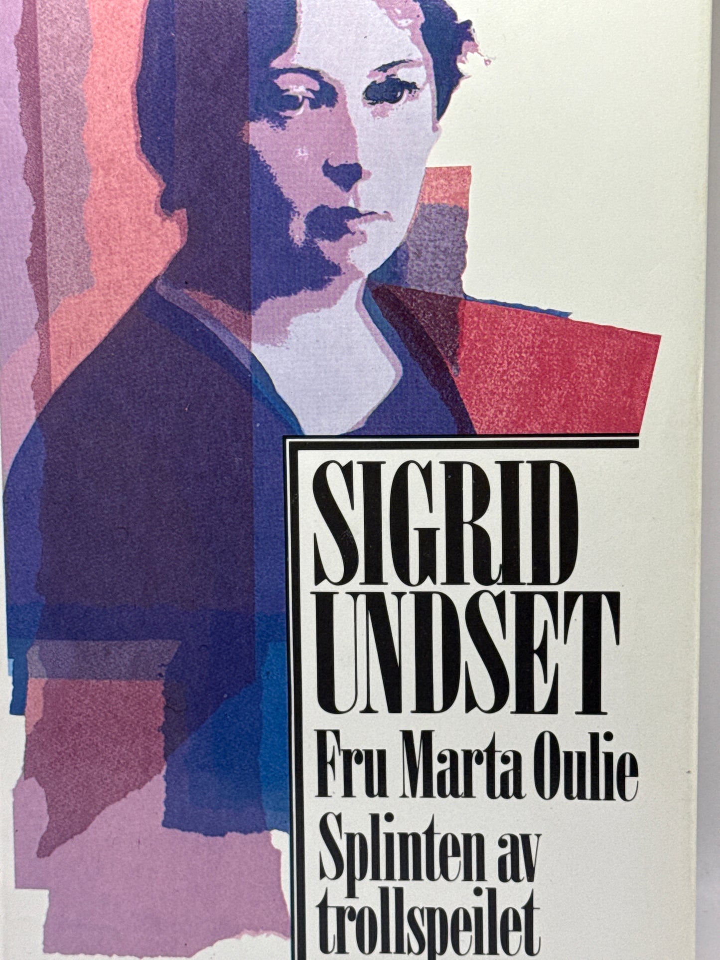 Fru Marta Oulie - Innbundet