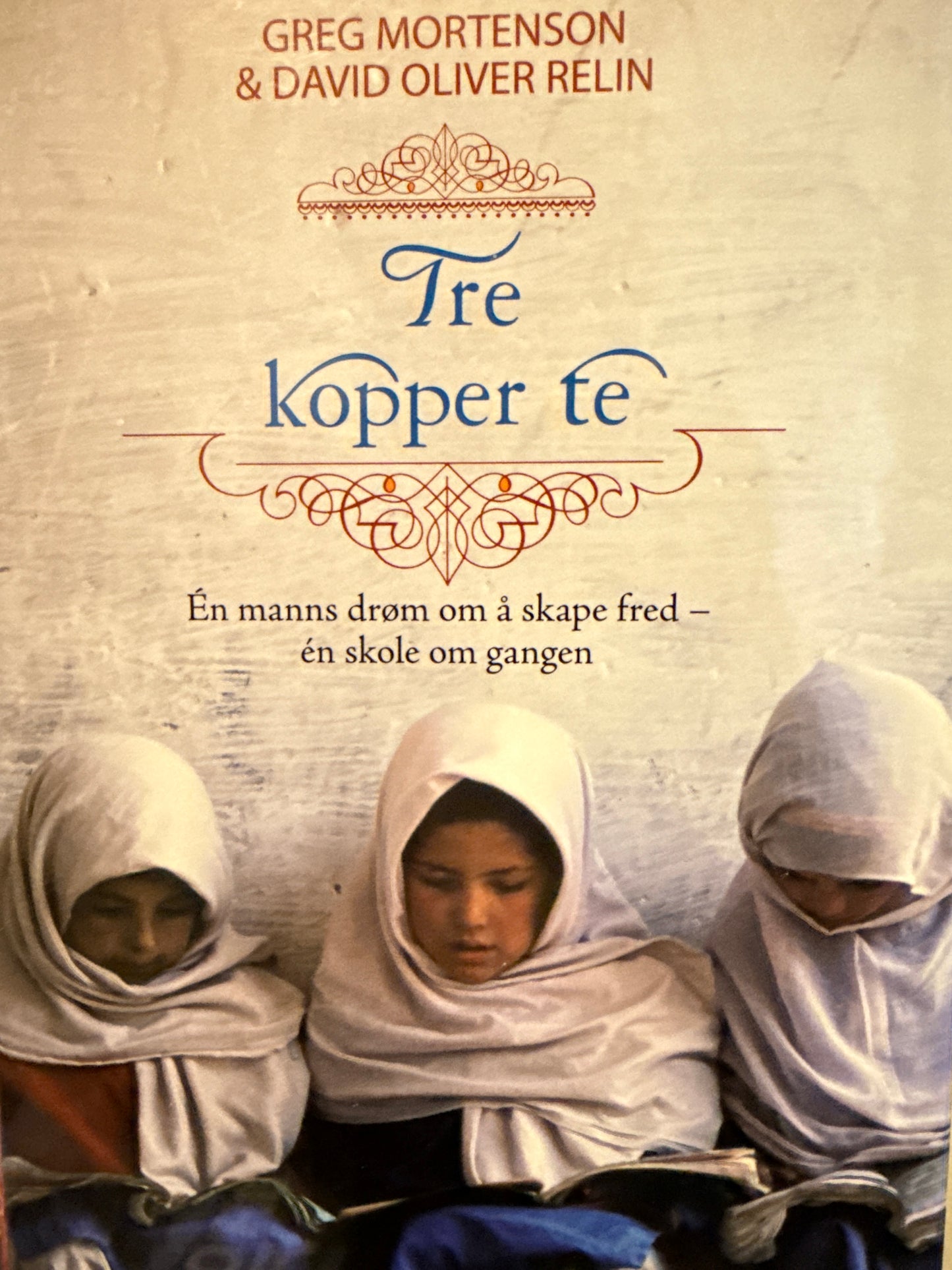 Tre kopper te - Innbundet
