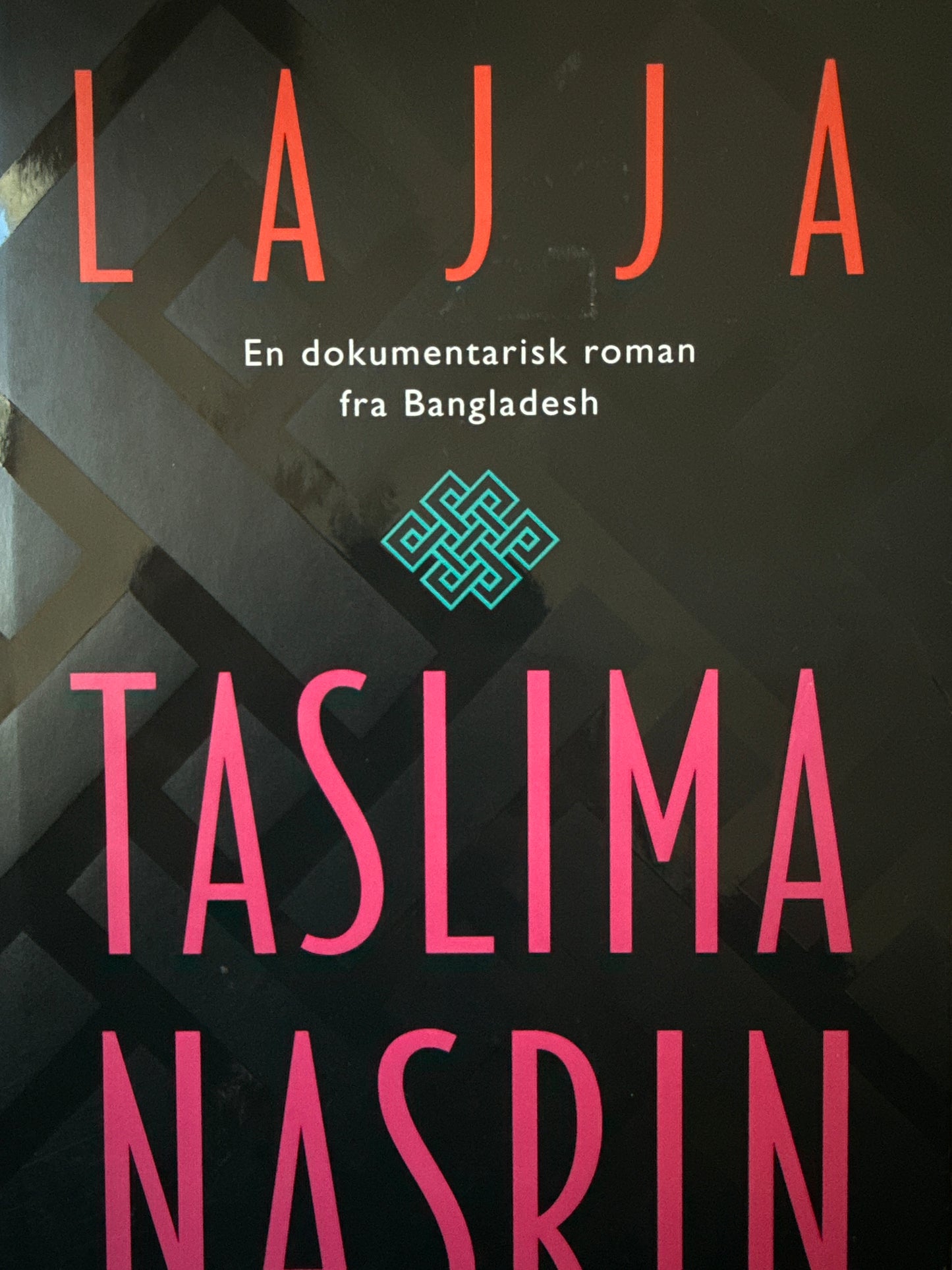 Lajja - Innbundet