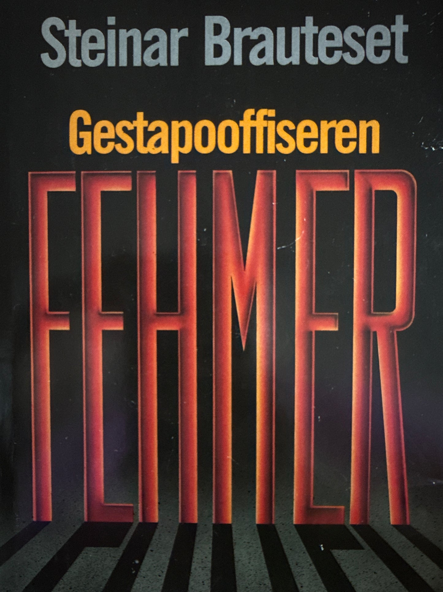 Gestapo-offiseren Fehmer - Innbundet