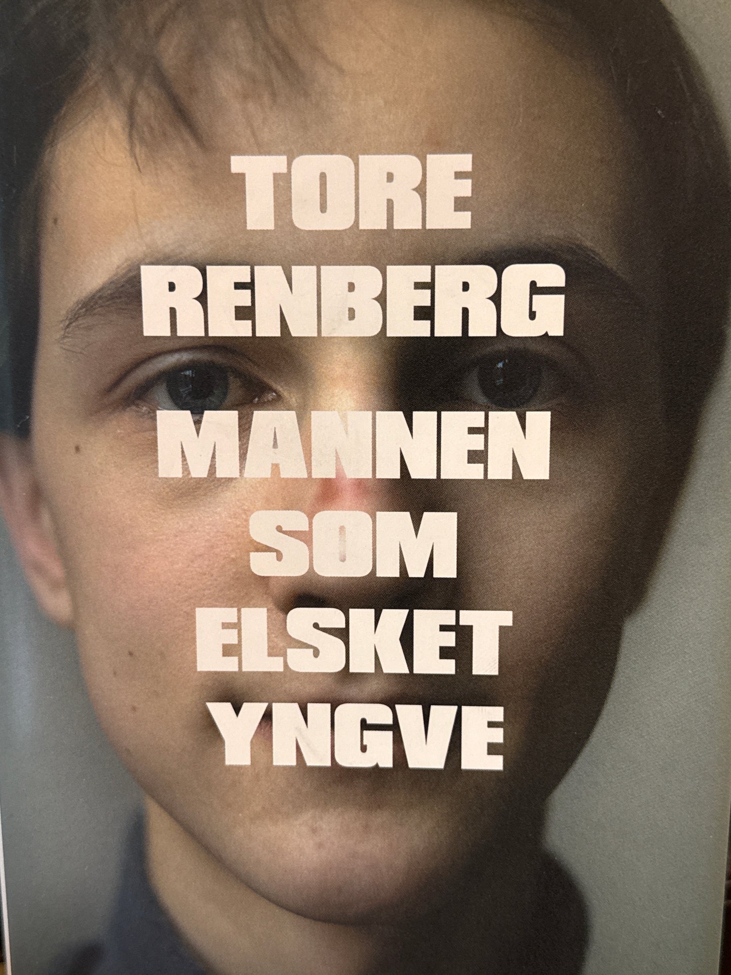 Mannen som elsket Yngve - Innbundet