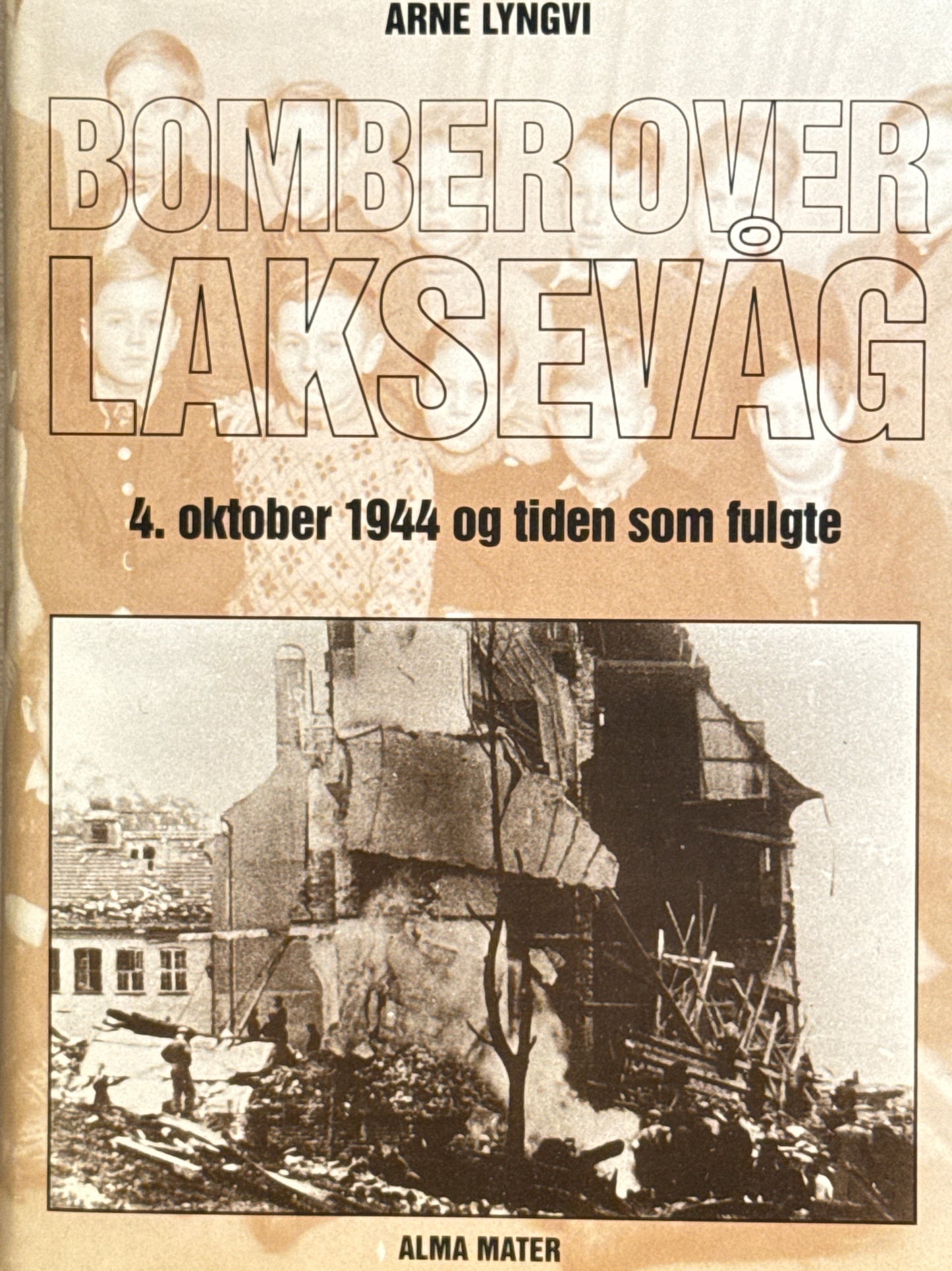 Bomber over Laksevåg - Innbundet