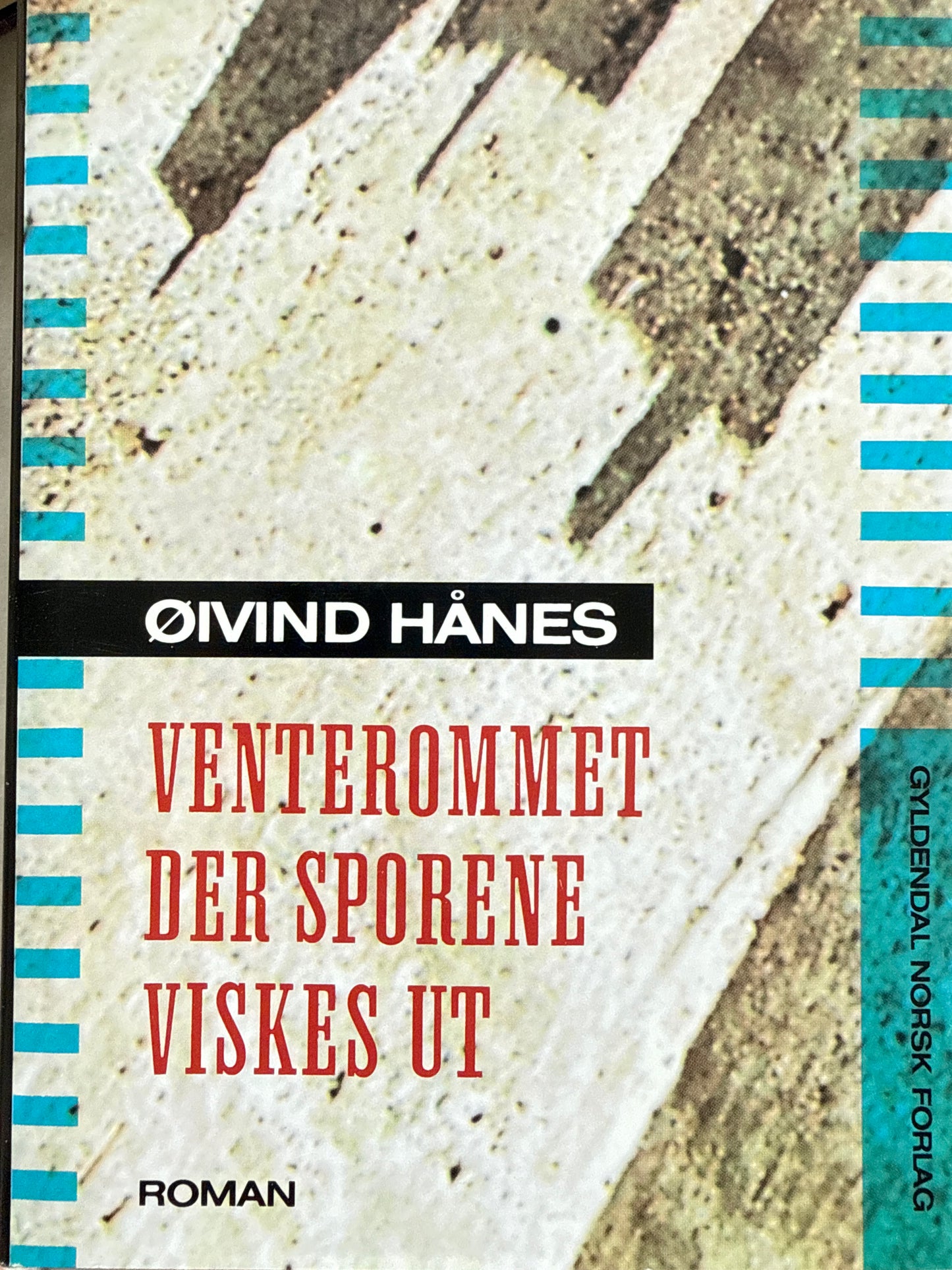 Venterommet der sporene viskes ut - Innbundet