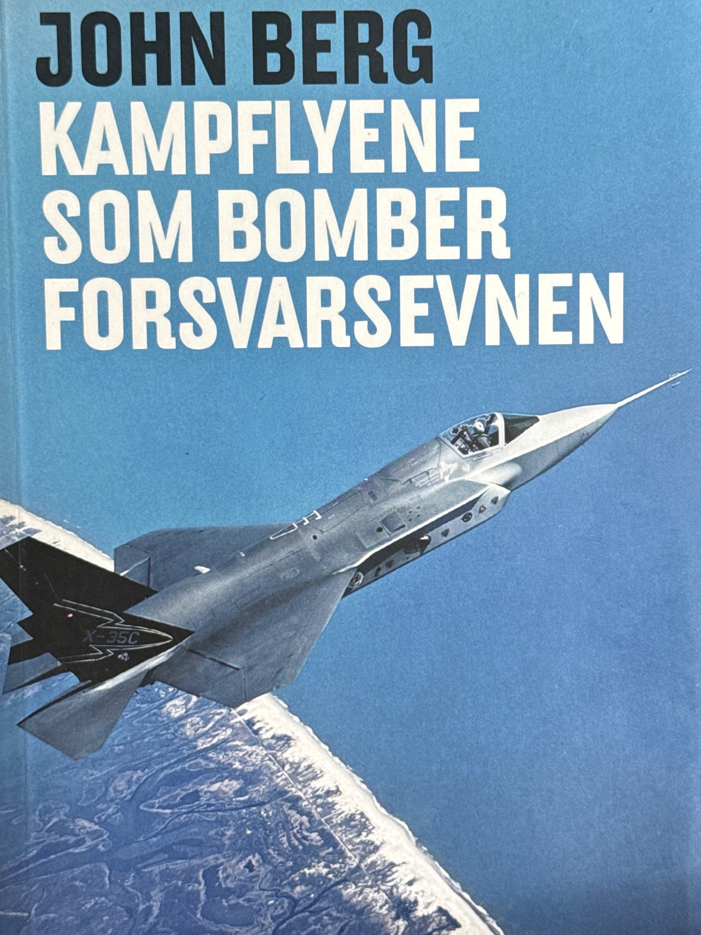 Kampflyene som bomber forsvarsevnen - Pocket