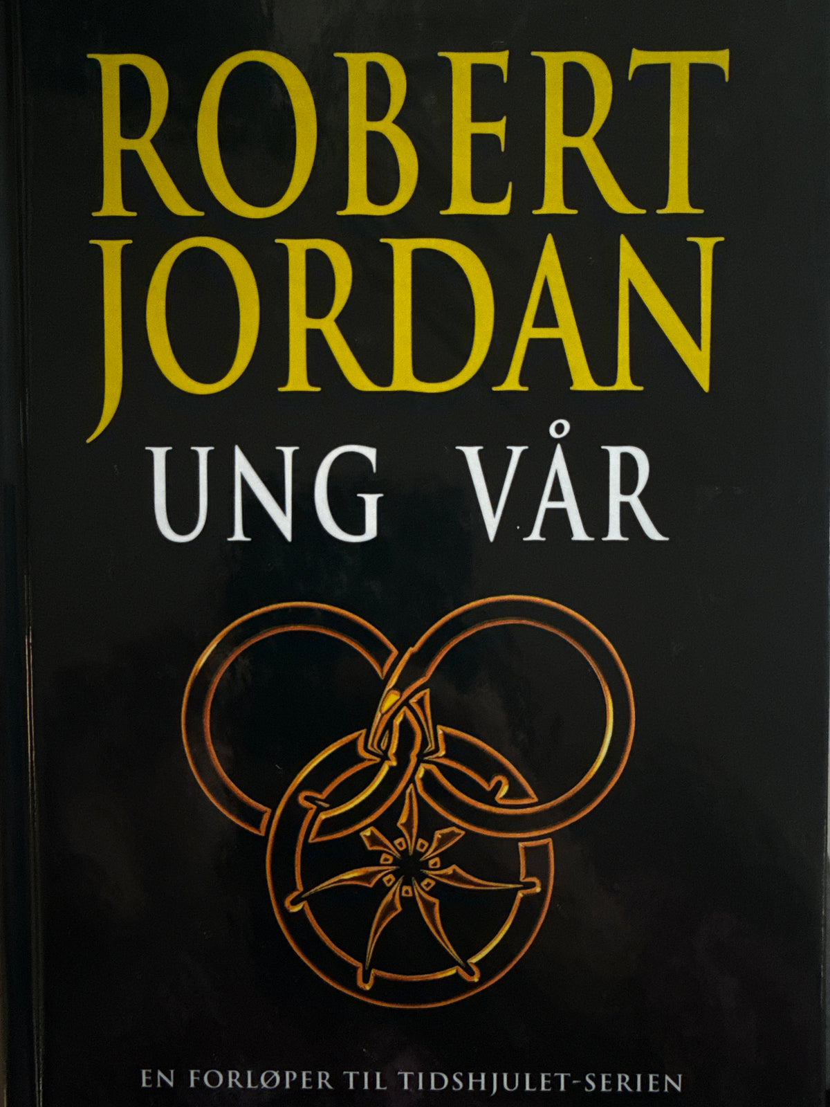 Ung vår ; en forløper til tidshjulet-serien - Innbundet
