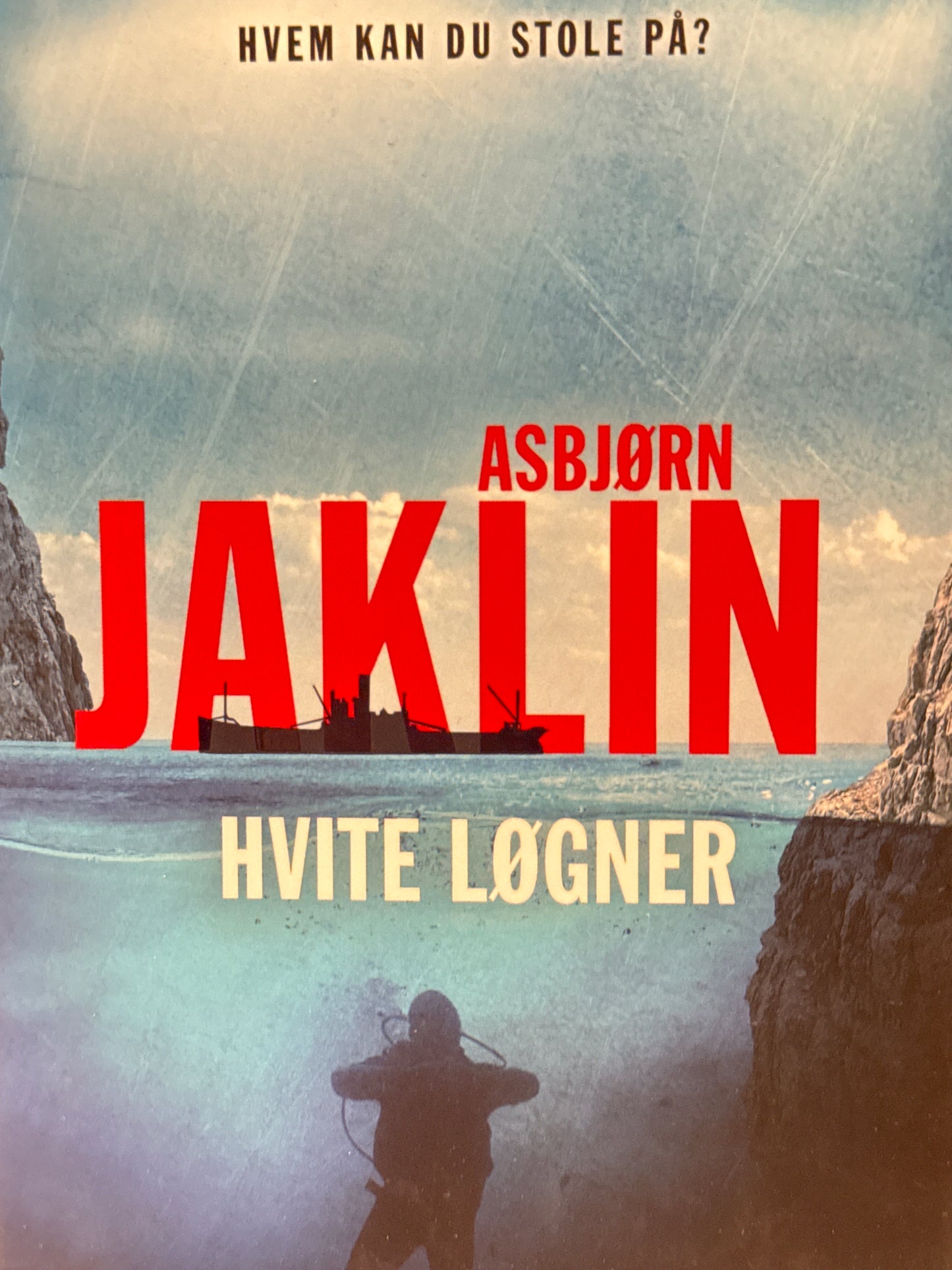 Hvite løgner - Innbundet