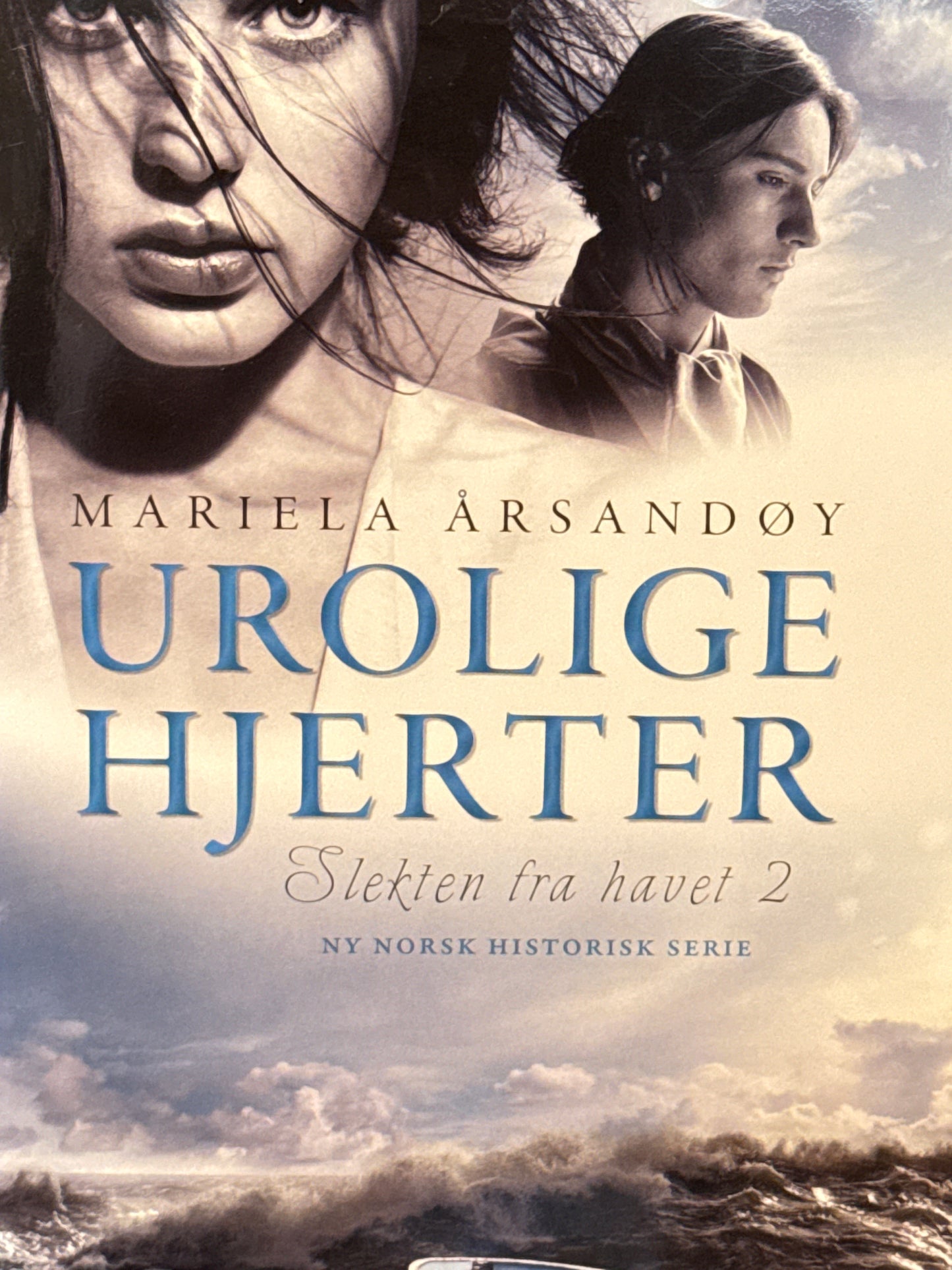 Urolige hjerter - Innbundet