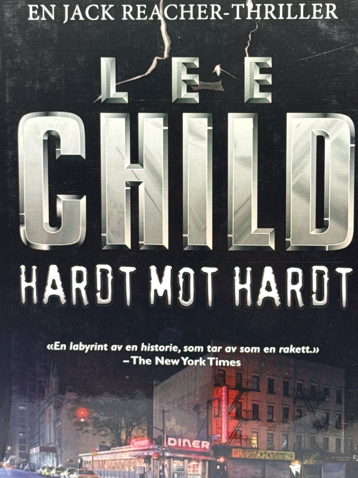 Hardt mot hardt - Innbundet