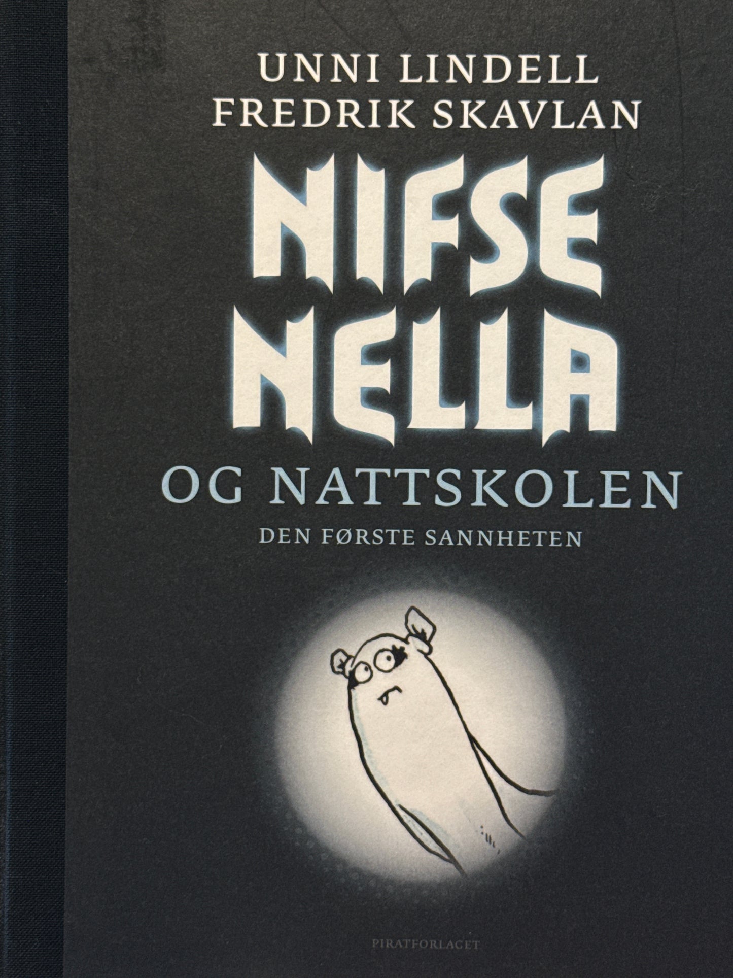 Nifse Nella og nattskolen - Innbundet