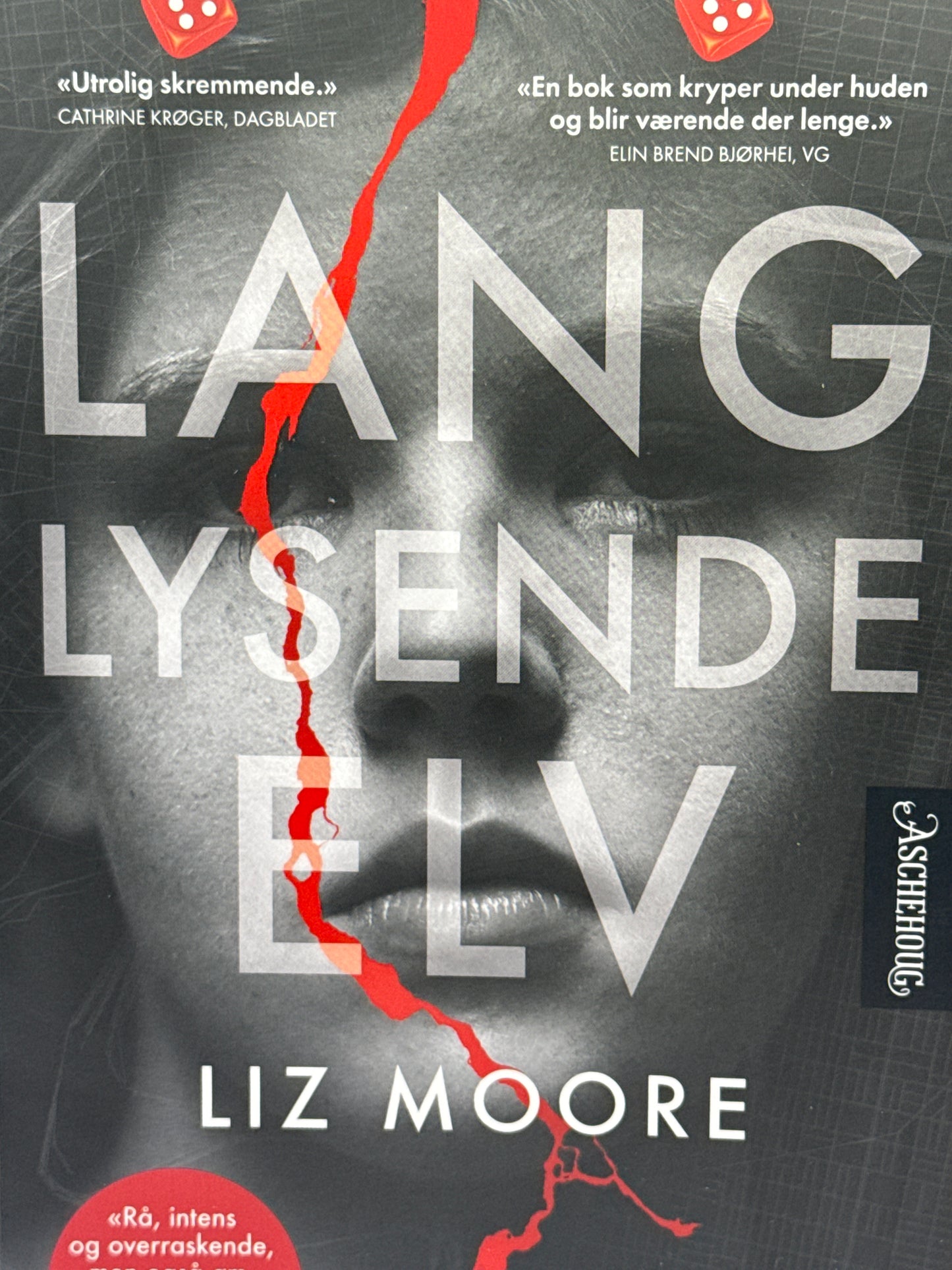 Lang lysende elv - Pocket