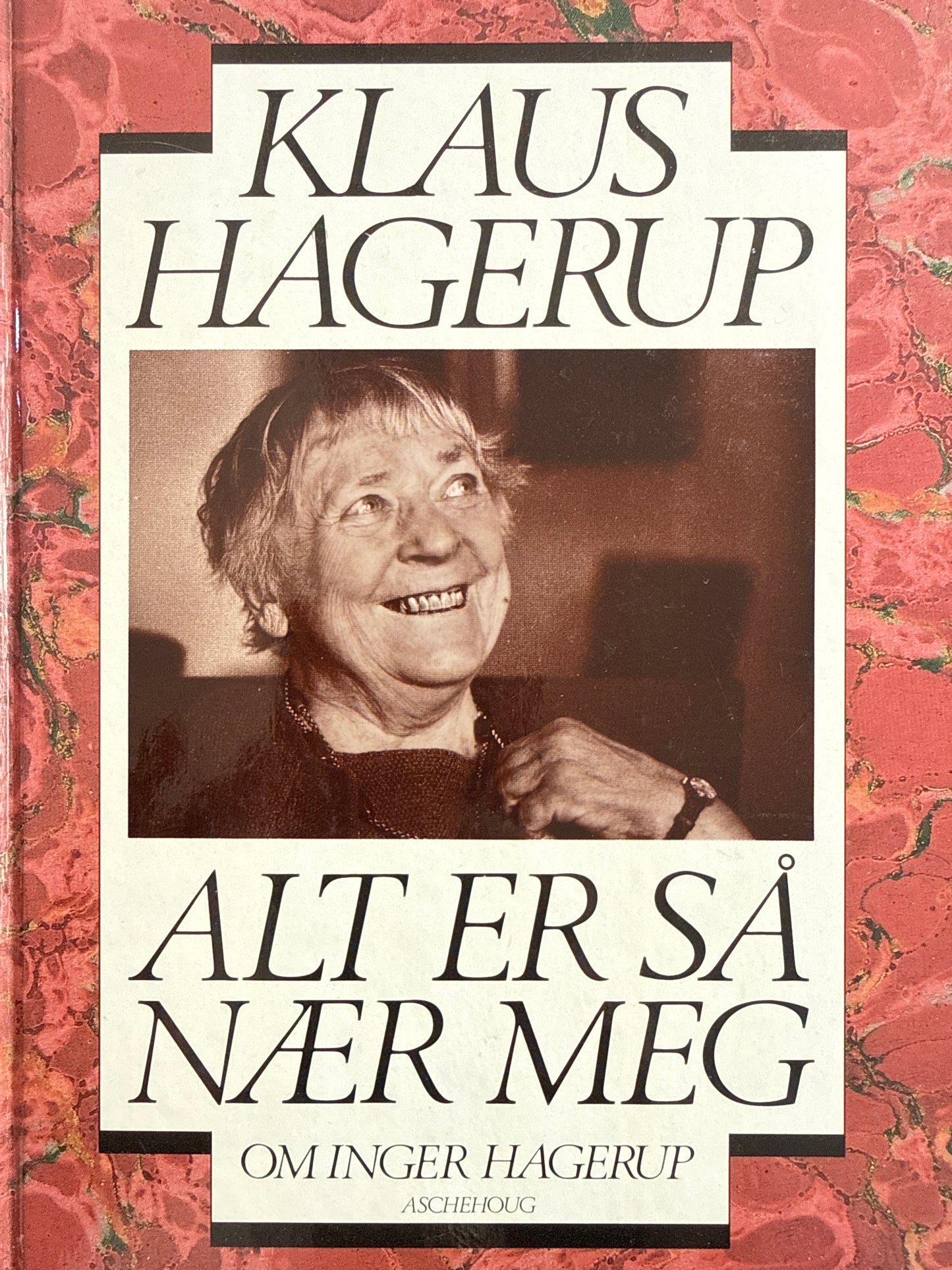 Alt er så nær meg - Innbundet