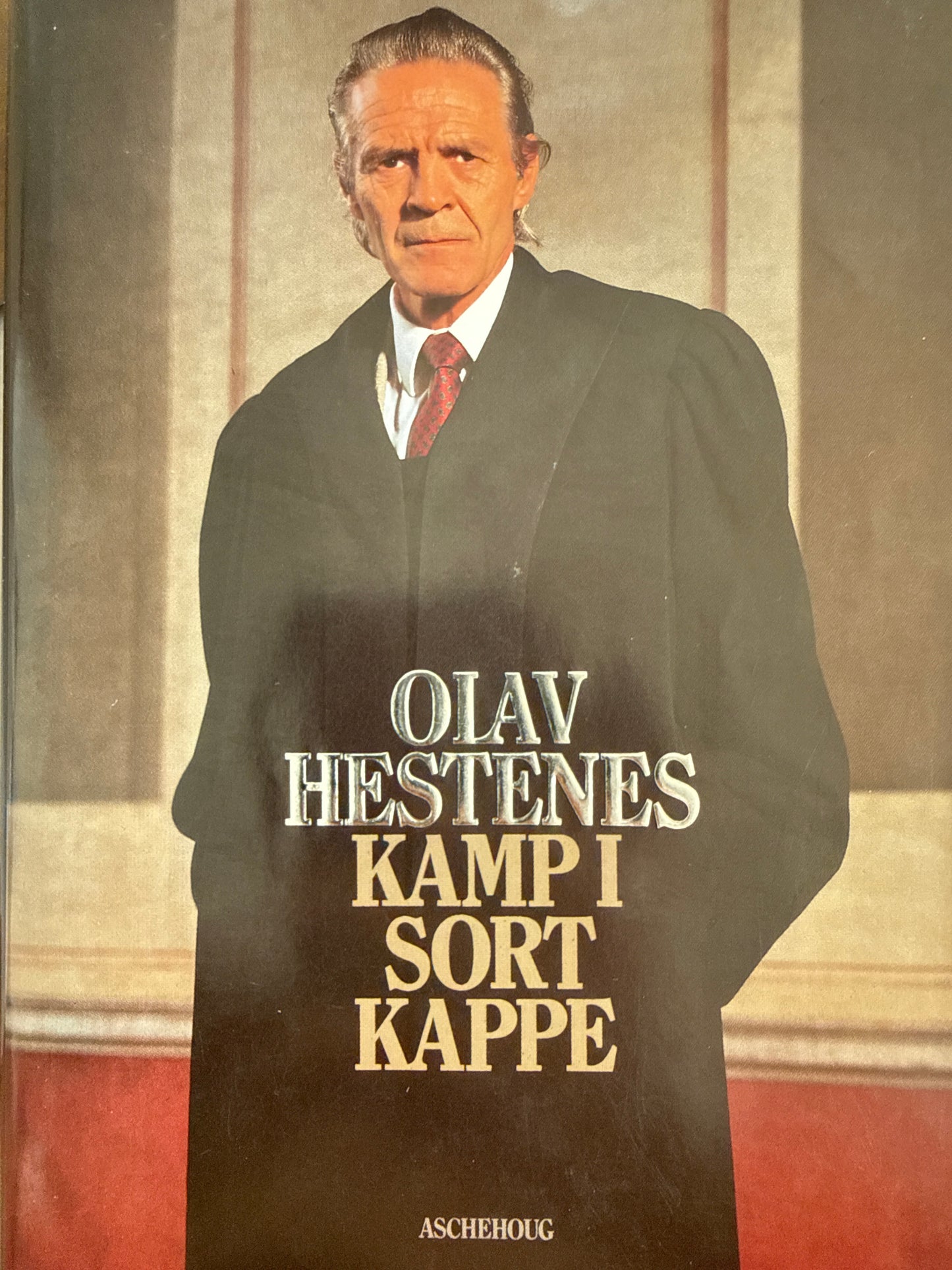 Kamp i sort kappe - Innbundet
