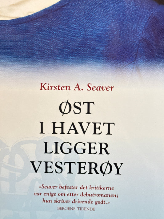 Øst i havet ligger Vesterøy - Innbundet