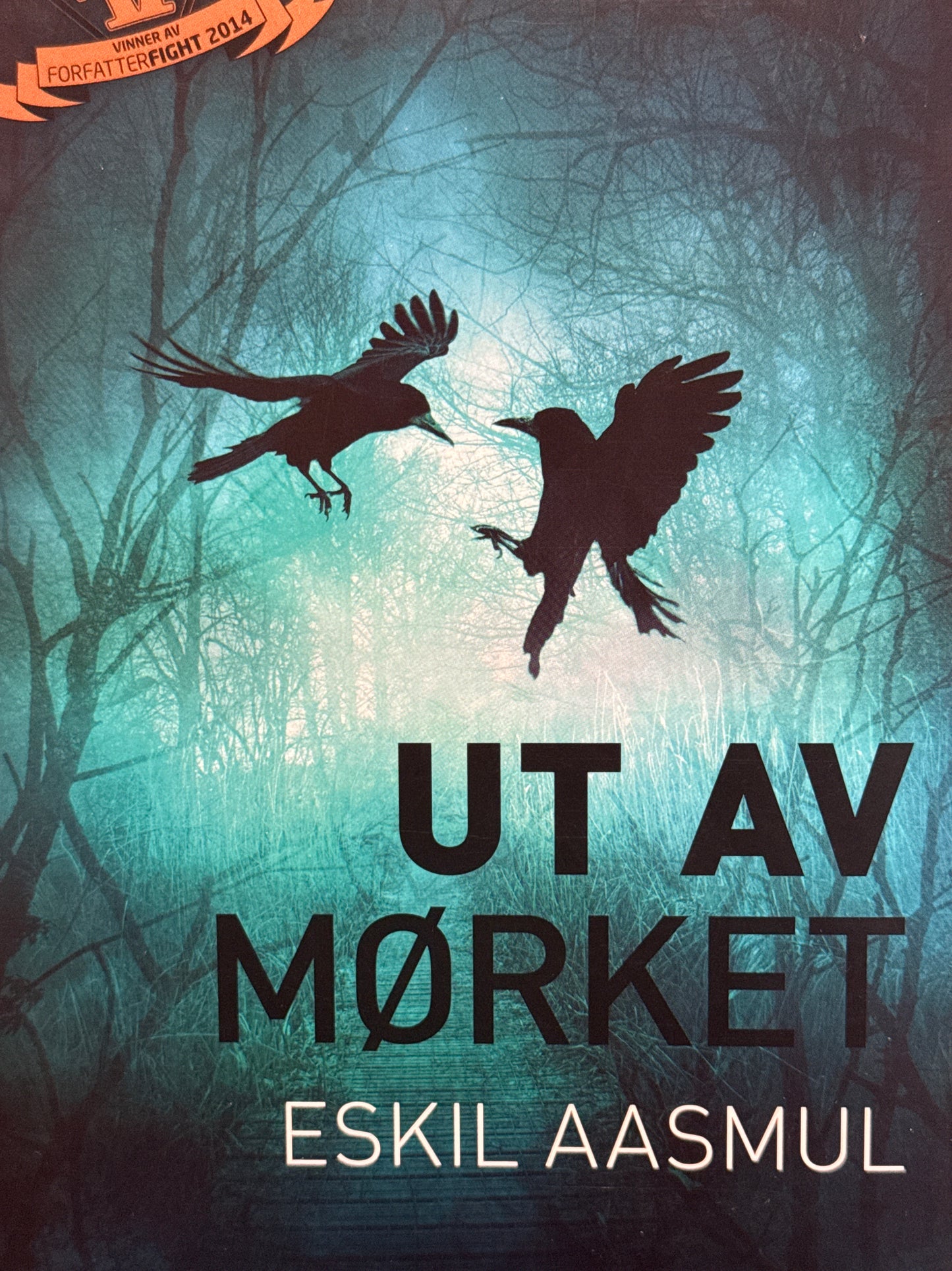 Ut av mørkret - Innbundet