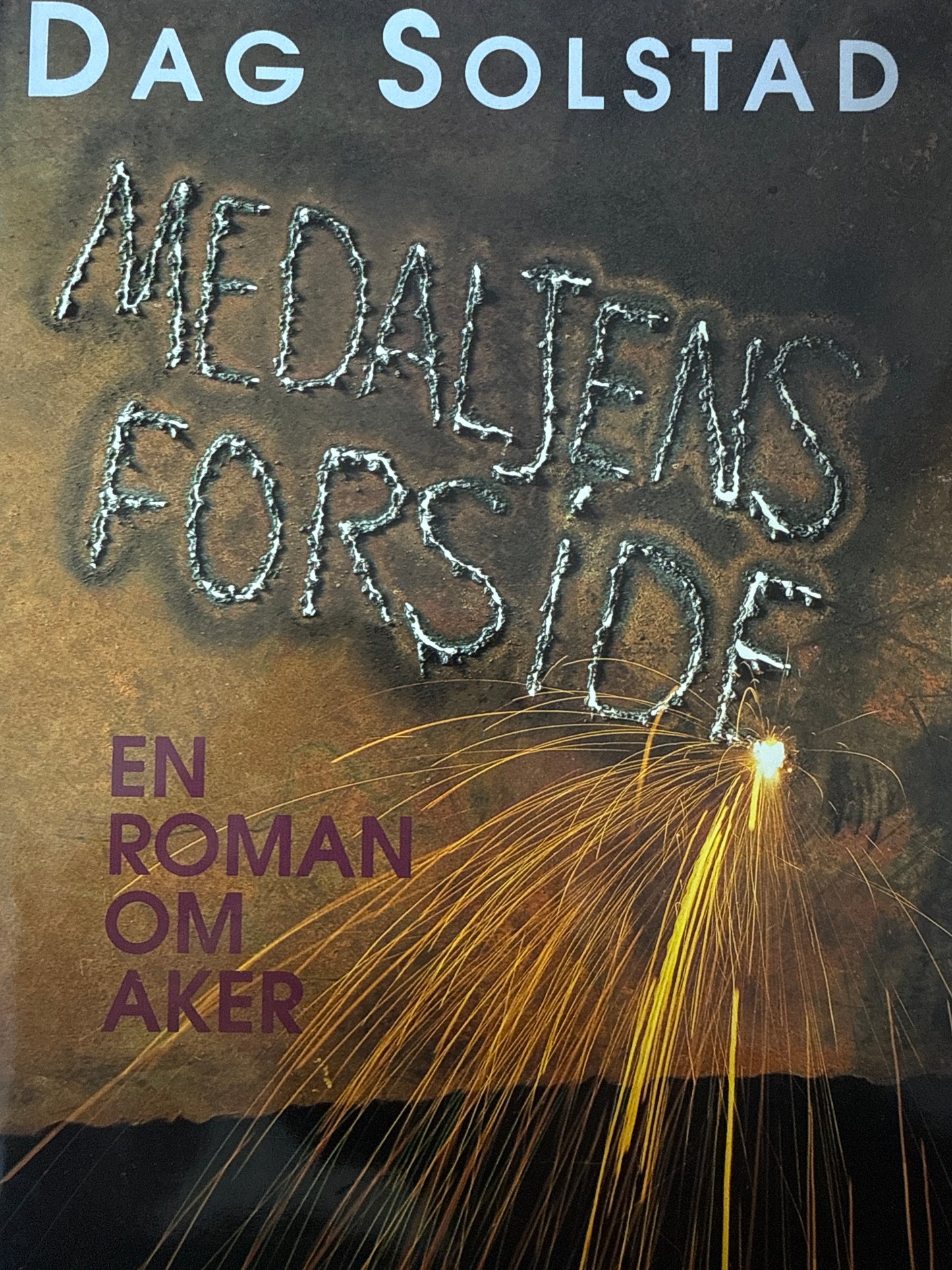 Medaljens forside - Innbundet