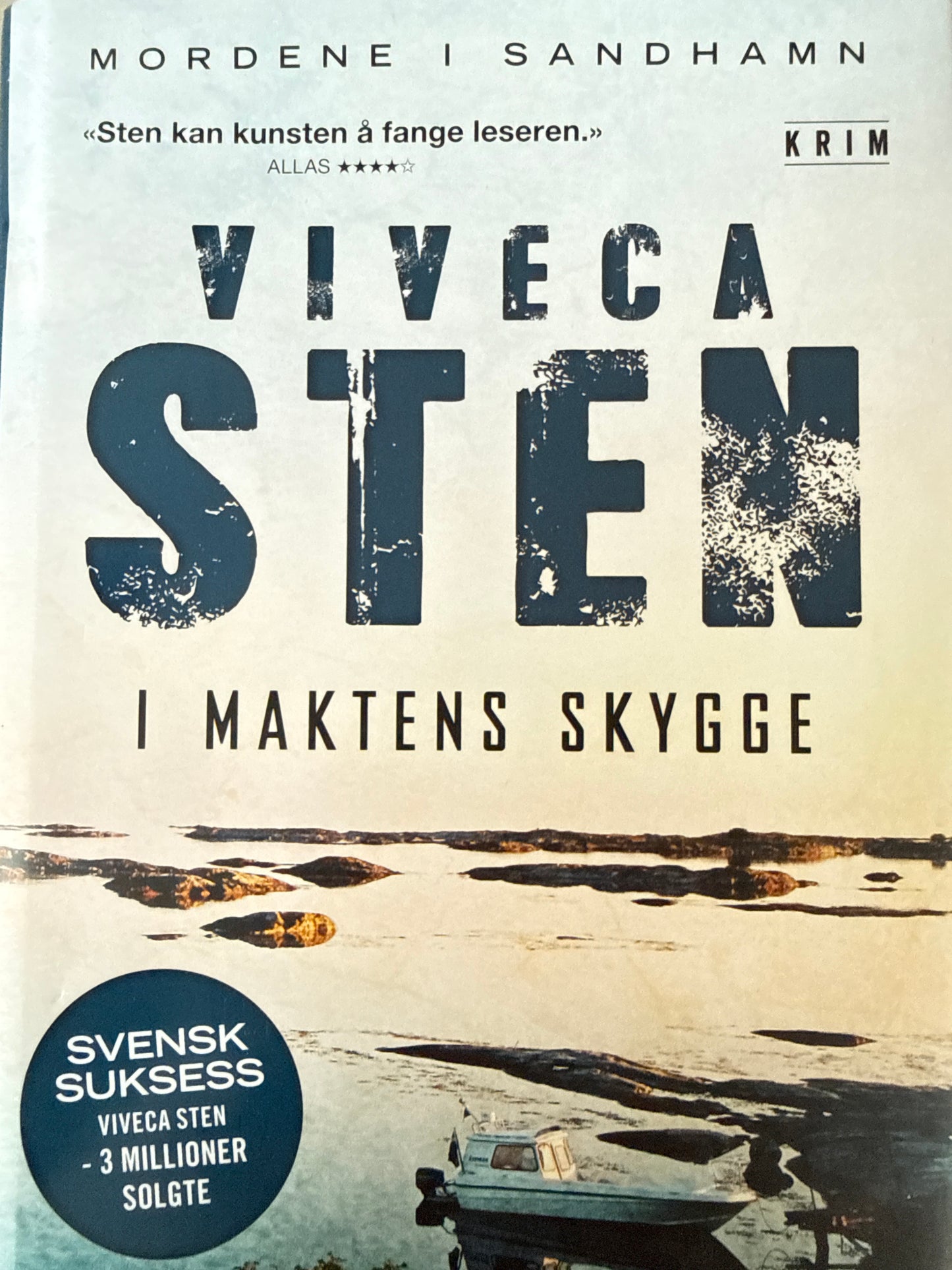 I maktens skygge - Innbundet