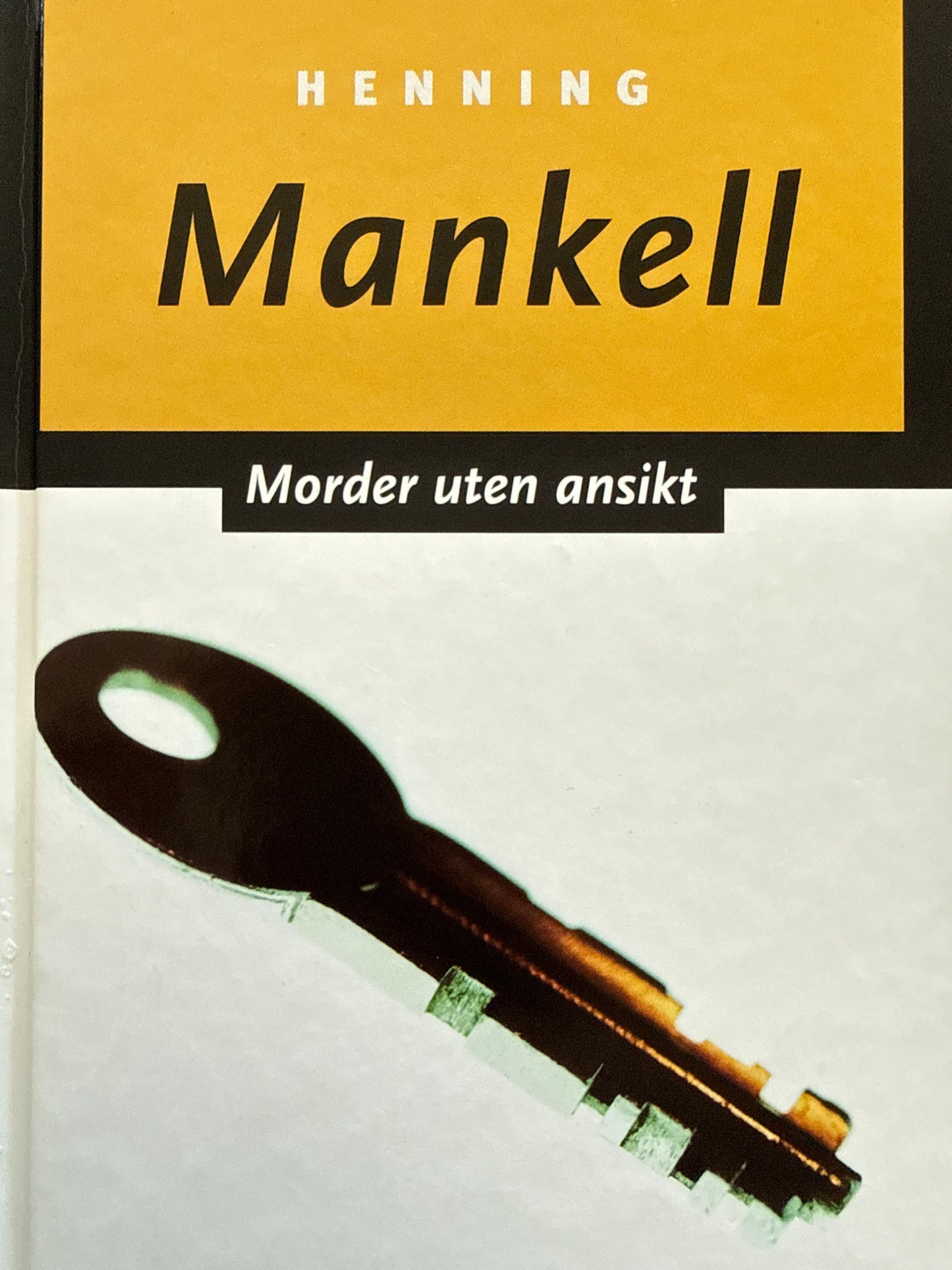 Morder uten ansikt - Innbundet