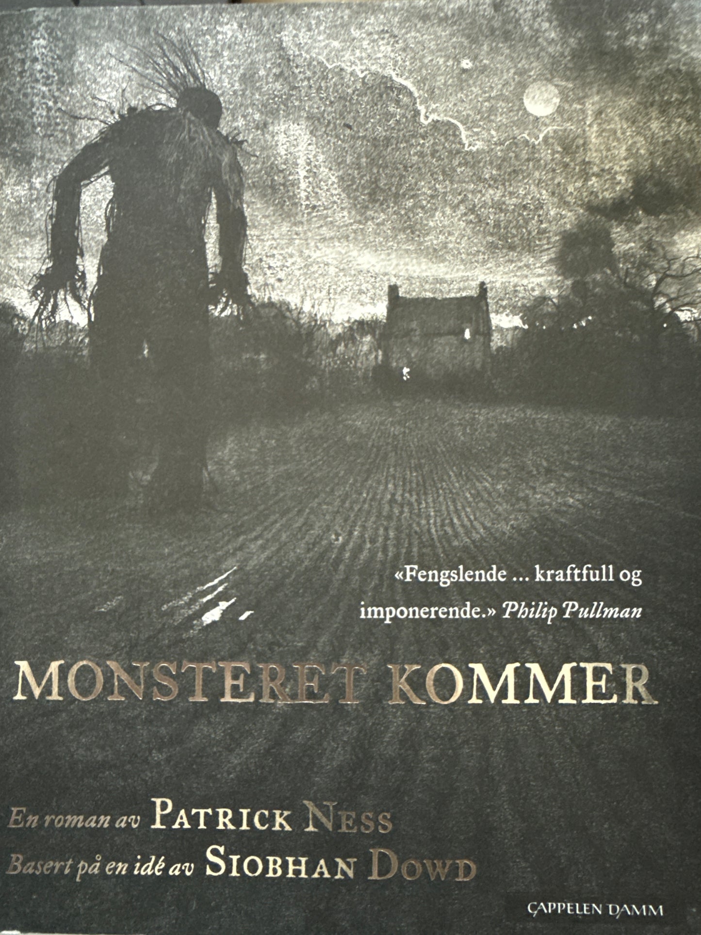 Monsteret kommer - Innbundet
