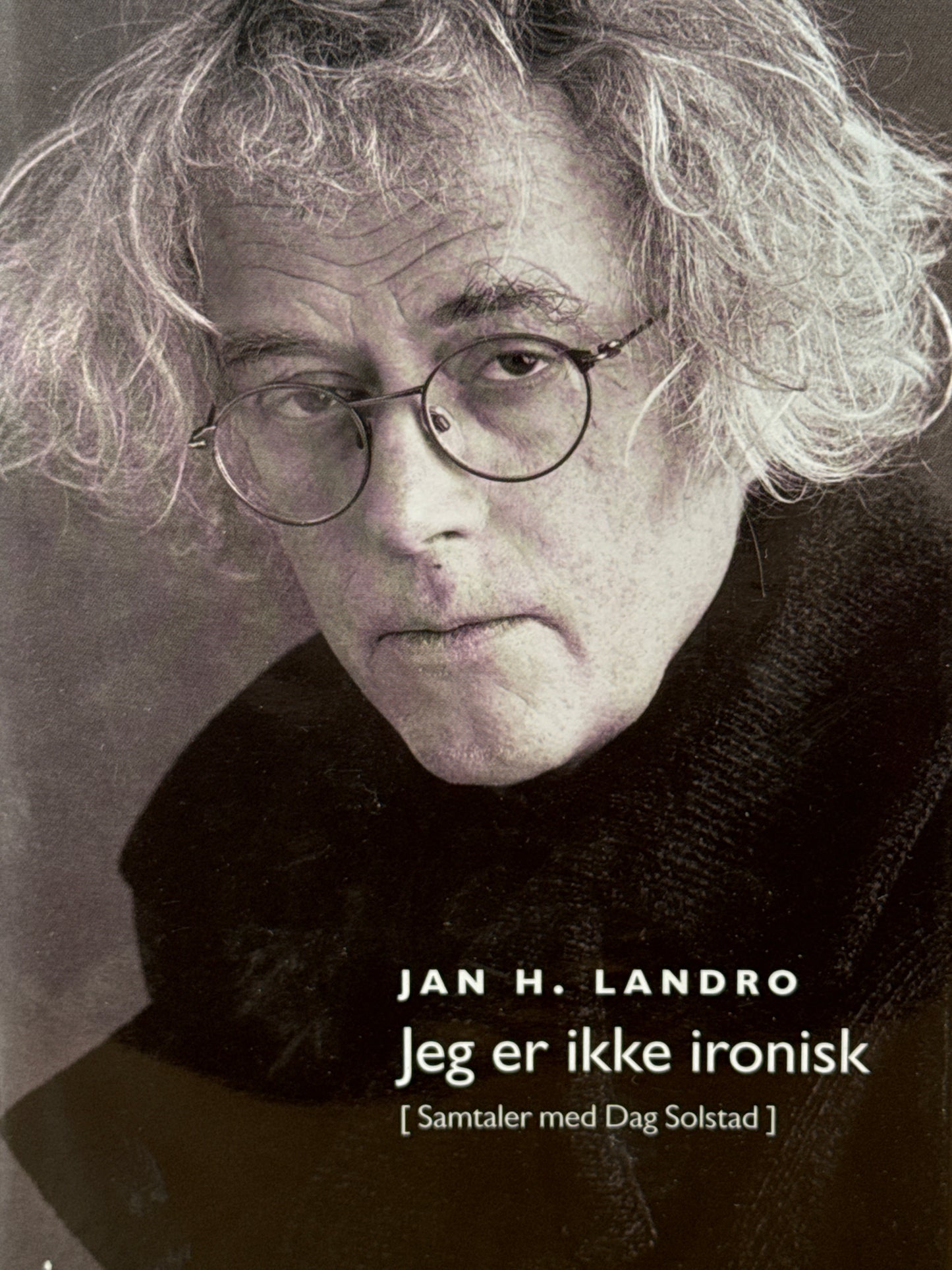Jeg er ikke ironisk - Innbundet