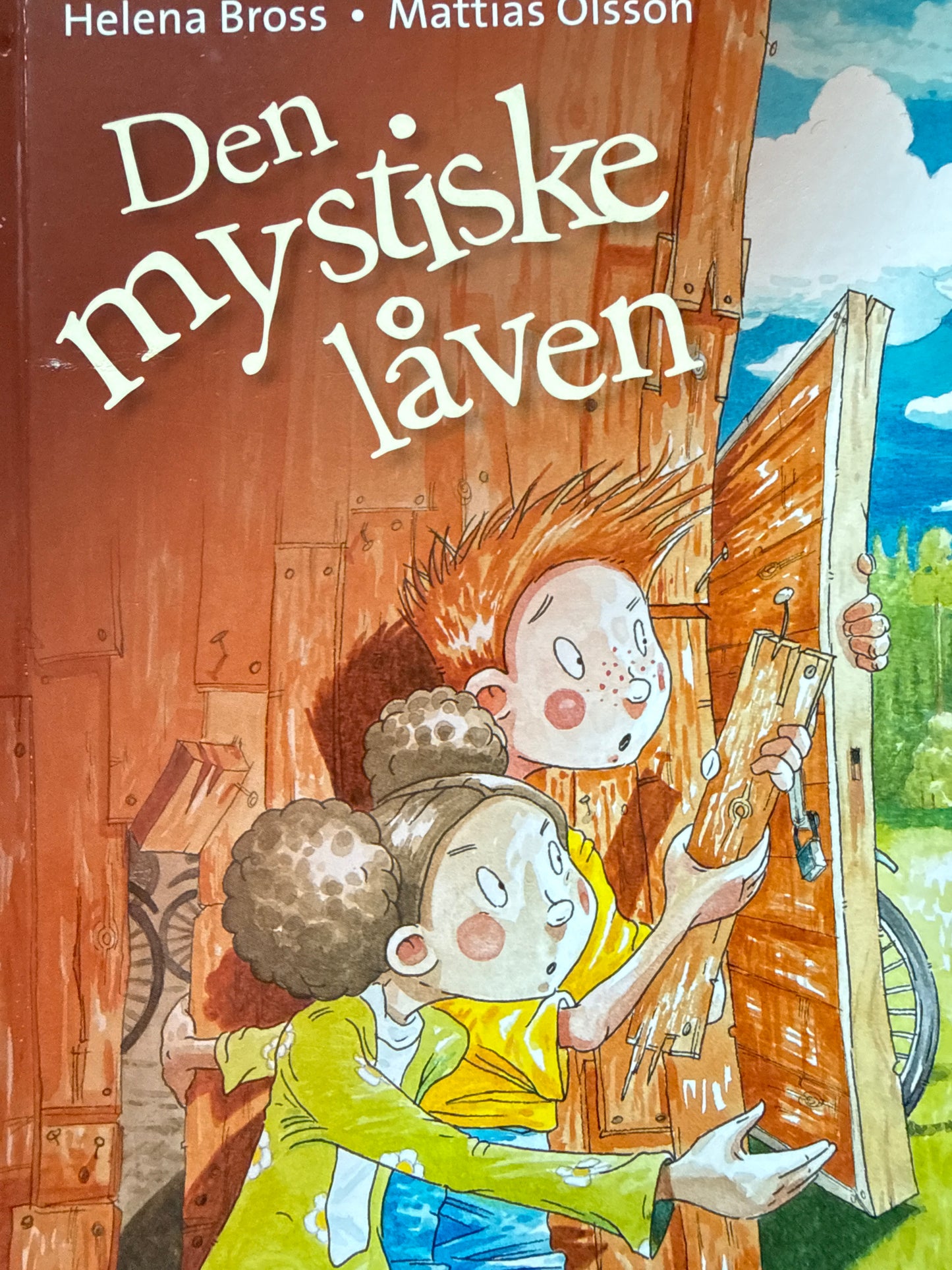 Den mystiske låven - Innbundet