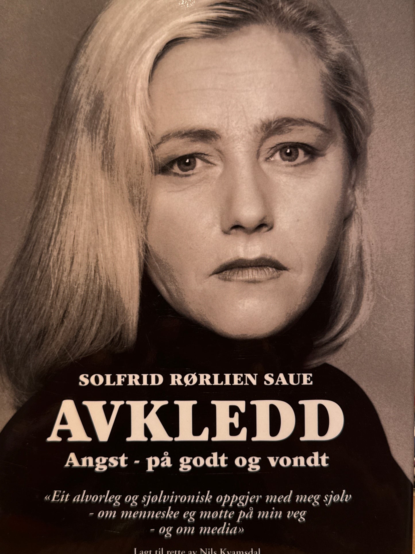 Avkledd - Innbundet