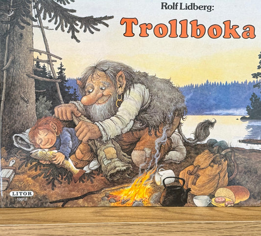 Skrukke Tull og småtroll i skogen - Innbundet