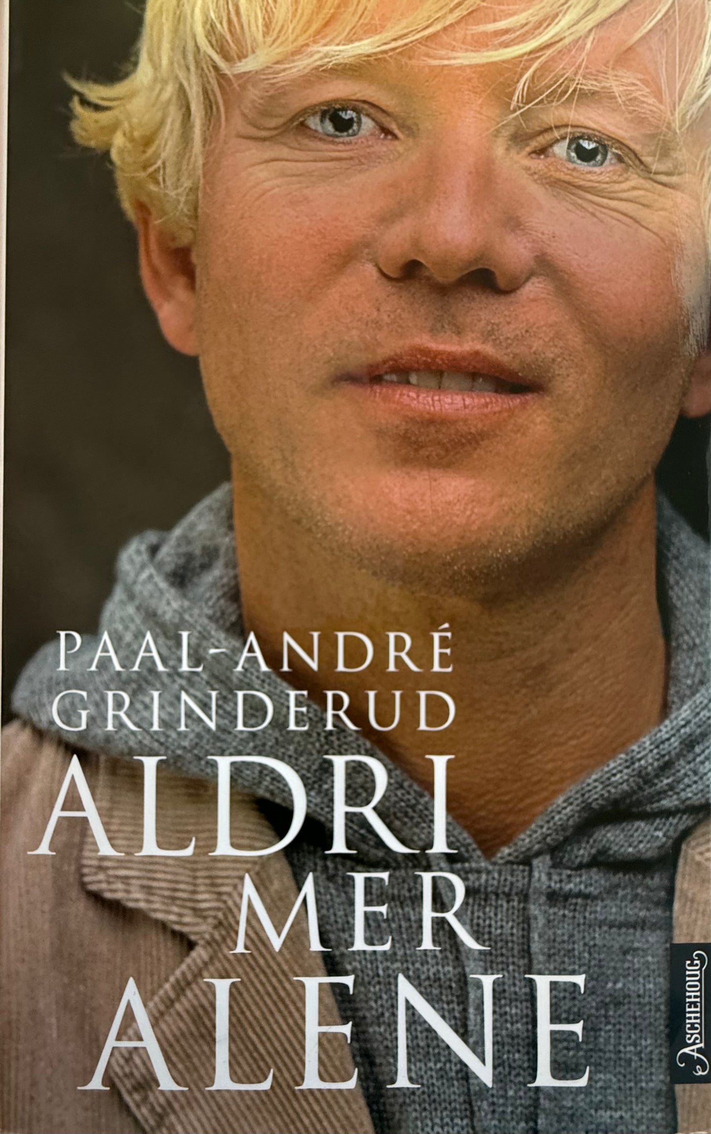 Aldri mer alene - Innbundet