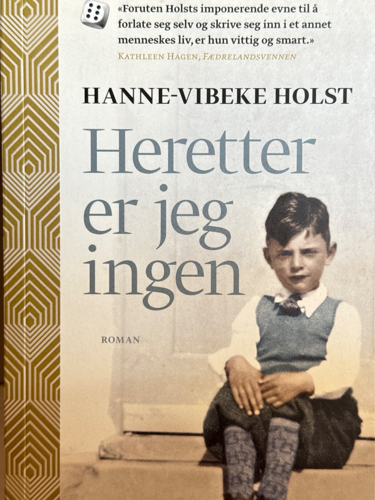 Forside av Heretter er jeg ingen av Hanne-Vibeke Holst 