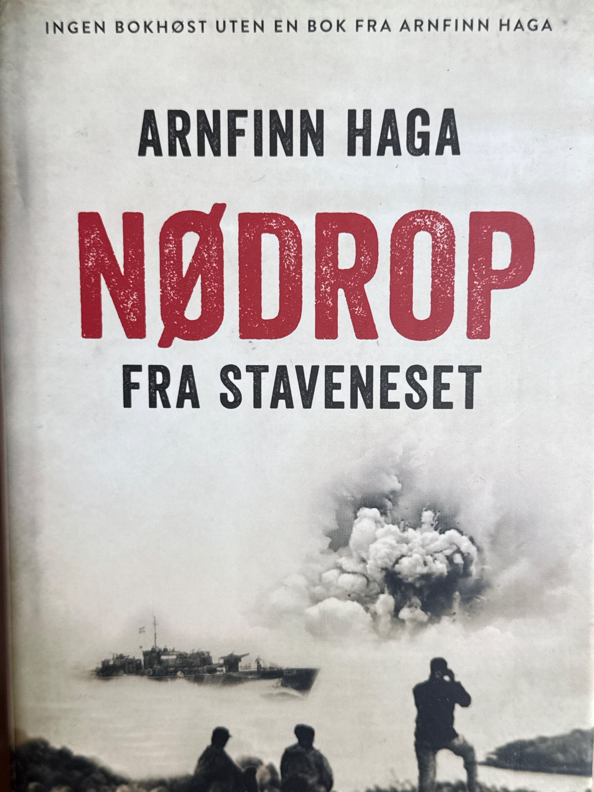 Forside av Nødrop fra Stavneset av Arnfinn Haga 
