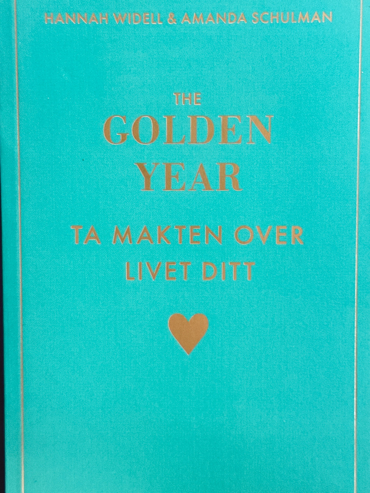 Forside av The Golden Year av Hannah Widell 