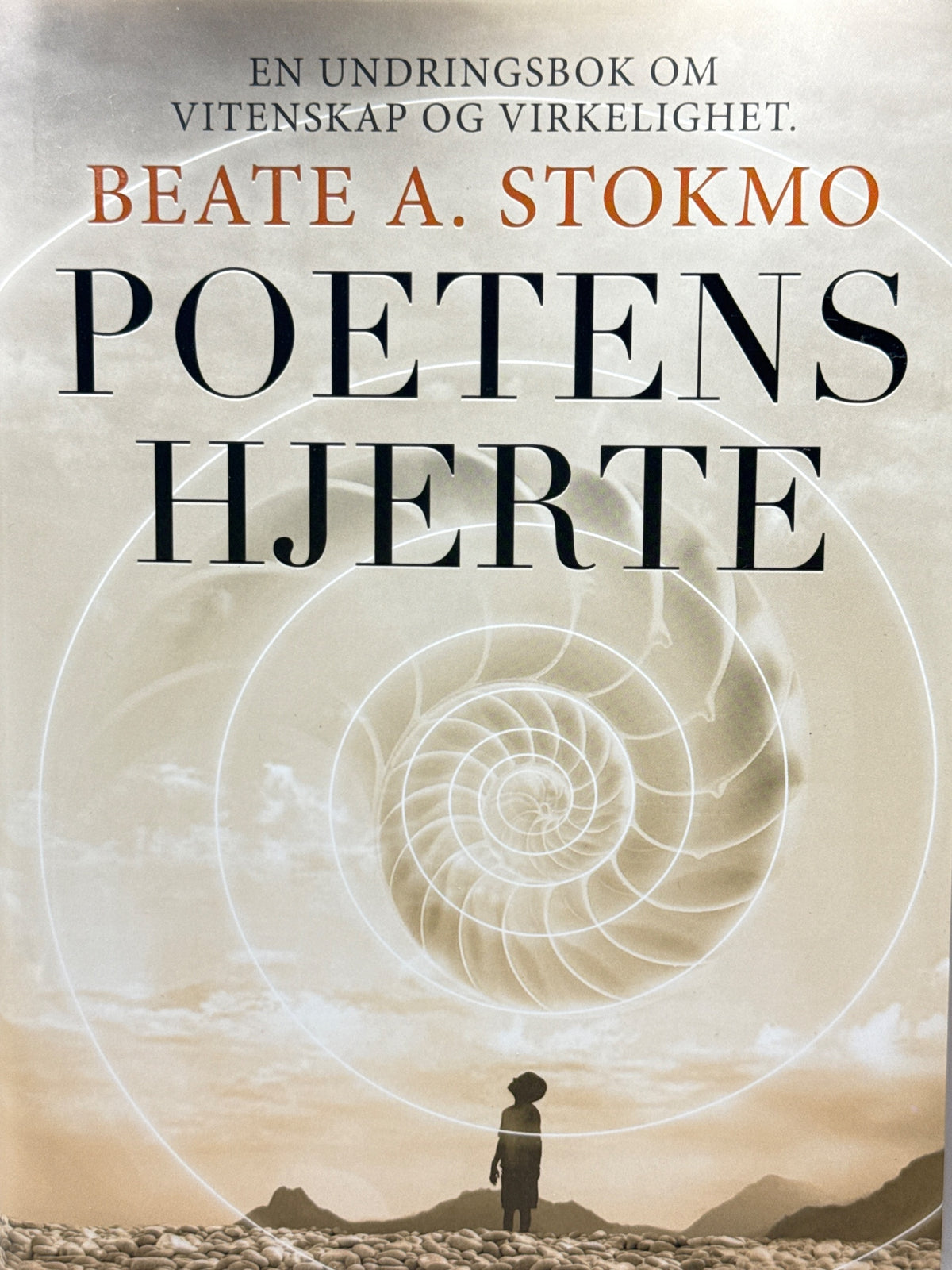 Forside av Poetens hjerte av Beate A. Stokmo 